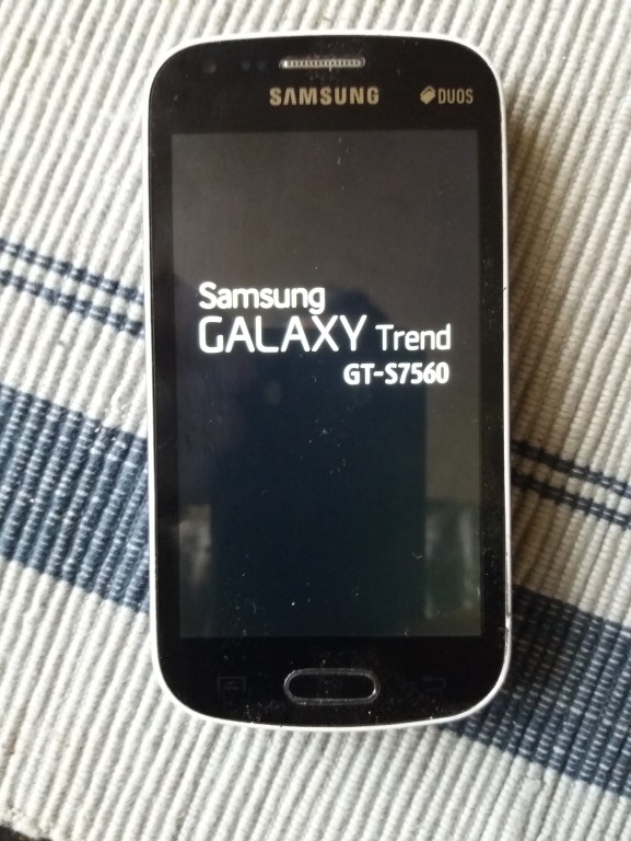 Telefon Samsung Trend galaxy GT-S7560