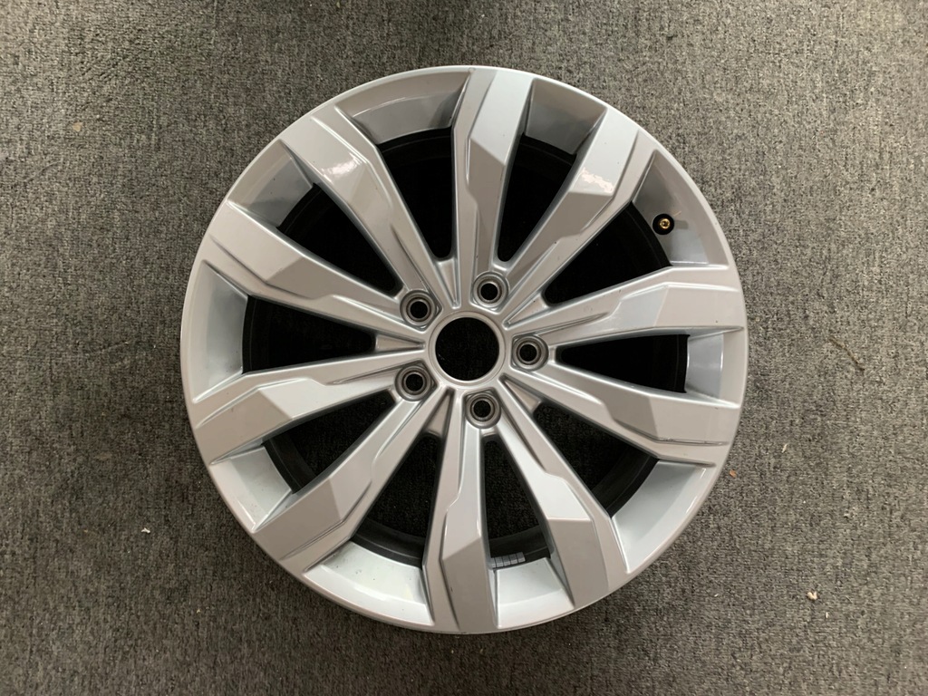 Felga VW T-ROC 2GA601025A KULMBACH 7X17 ET45 WHEEL