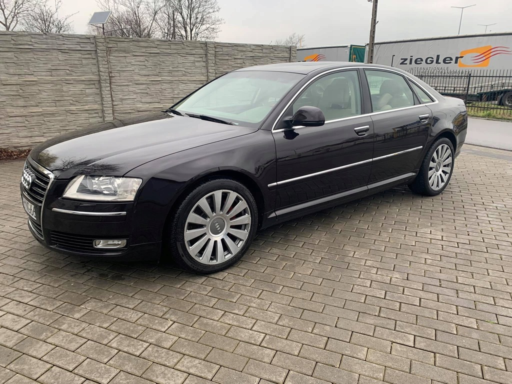 PIĘKNA AUDI A8