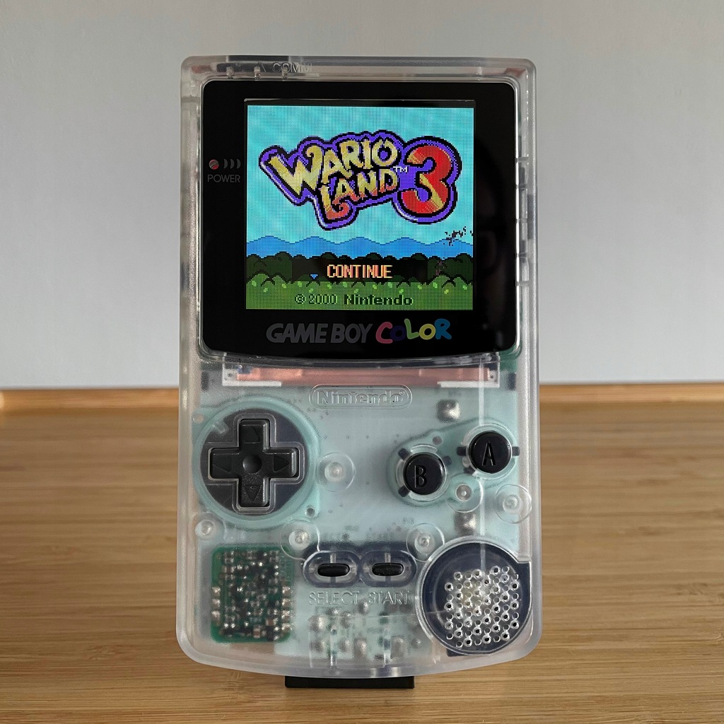 Game Boy Color z większym ekranem IPS