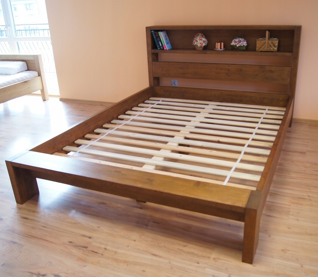 Основание кровати двуспальный 160х200. Кровать деревянная. Деревянный каркас кровати. Двуспальная кровать. Простая деревянная кровать.