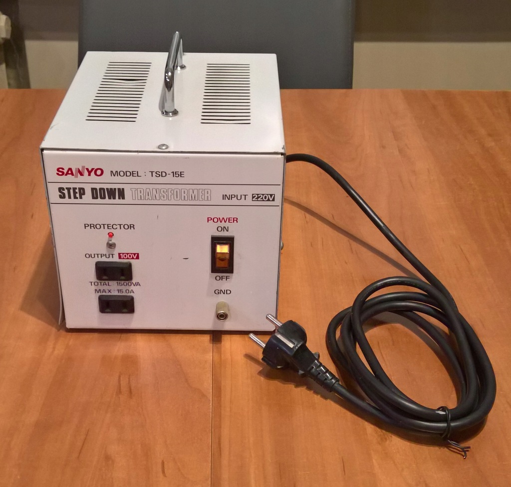 Transformator obniżający Sanyo TSD-15E 100V 1500VA