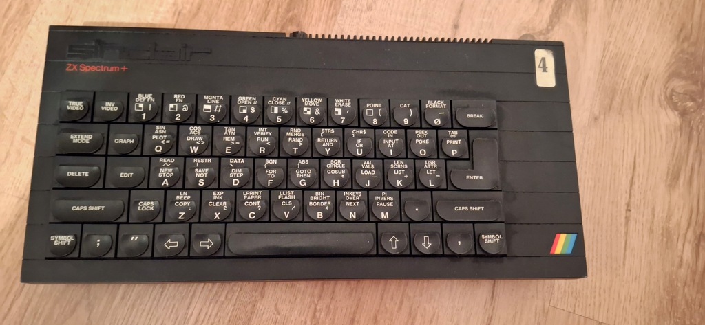 Stary Komputer Sinclair Spectrum ZX + plus 1986r