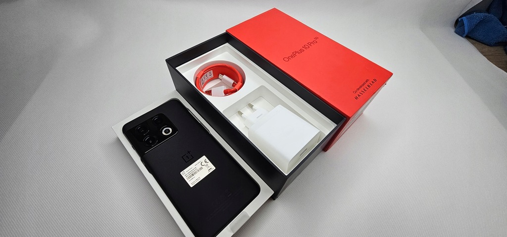 Smartfon OnePlus 10 Pro 12/256 GB czarny, komplet