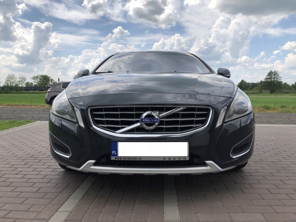 Купить VOLVO V60 2.0 Дизель, Нави, Кожа, Камера, ЛЕТО: отзывы, фото, характеристики в интерне-магазине Aredi.ru