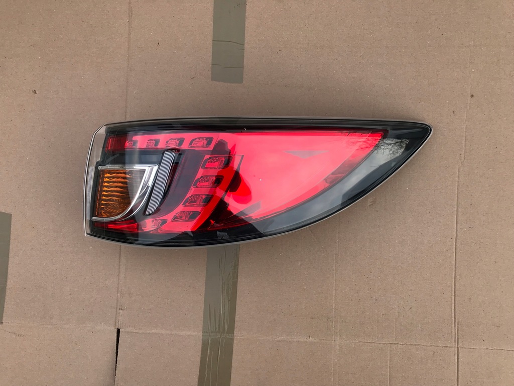 MAZDA 6 GH KOMBI 0810 LAMPA TYLNA PRAWA LED EUROP