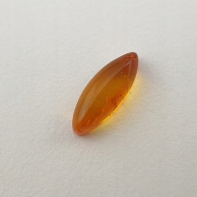 Bursztyn bałtycki kaboszon 10x4 mm nr 728