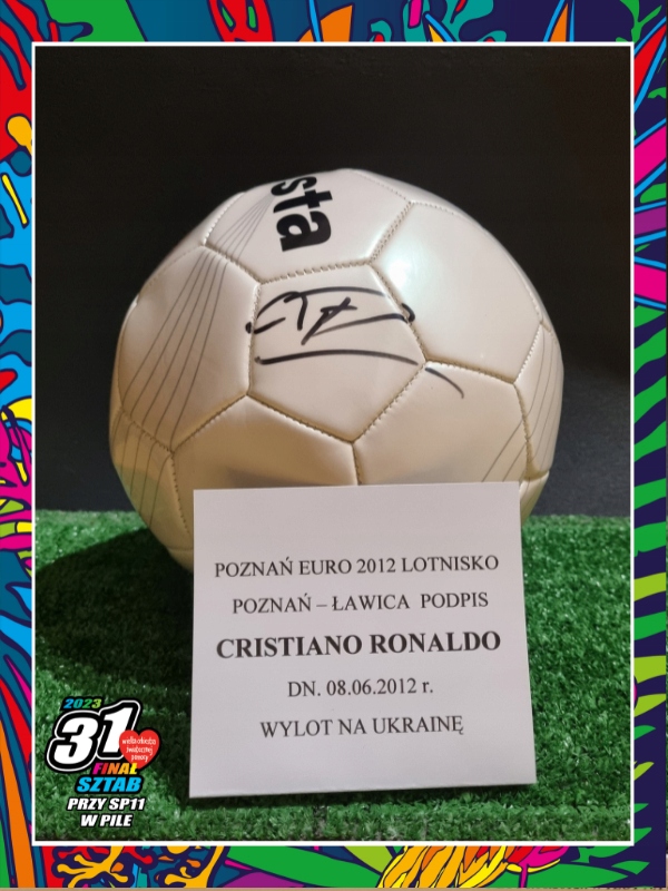 [HIT] Piłka z podpisem Cristiano Ronaldo