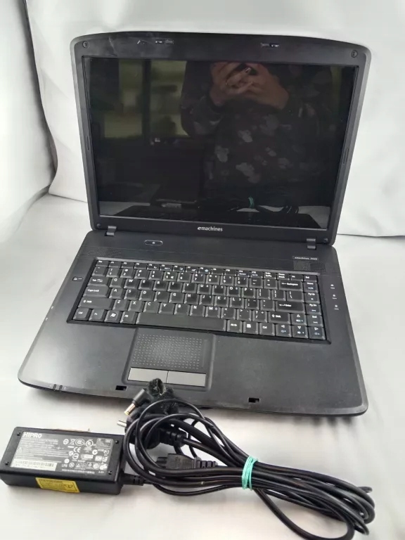 LAPTOP EMACHINES E520