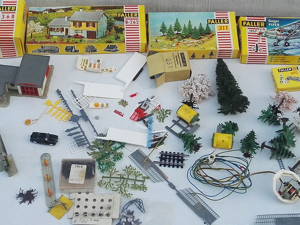 stare zabawki zestaw do makiety drzewka domek auto żarówki pudełka FALLER