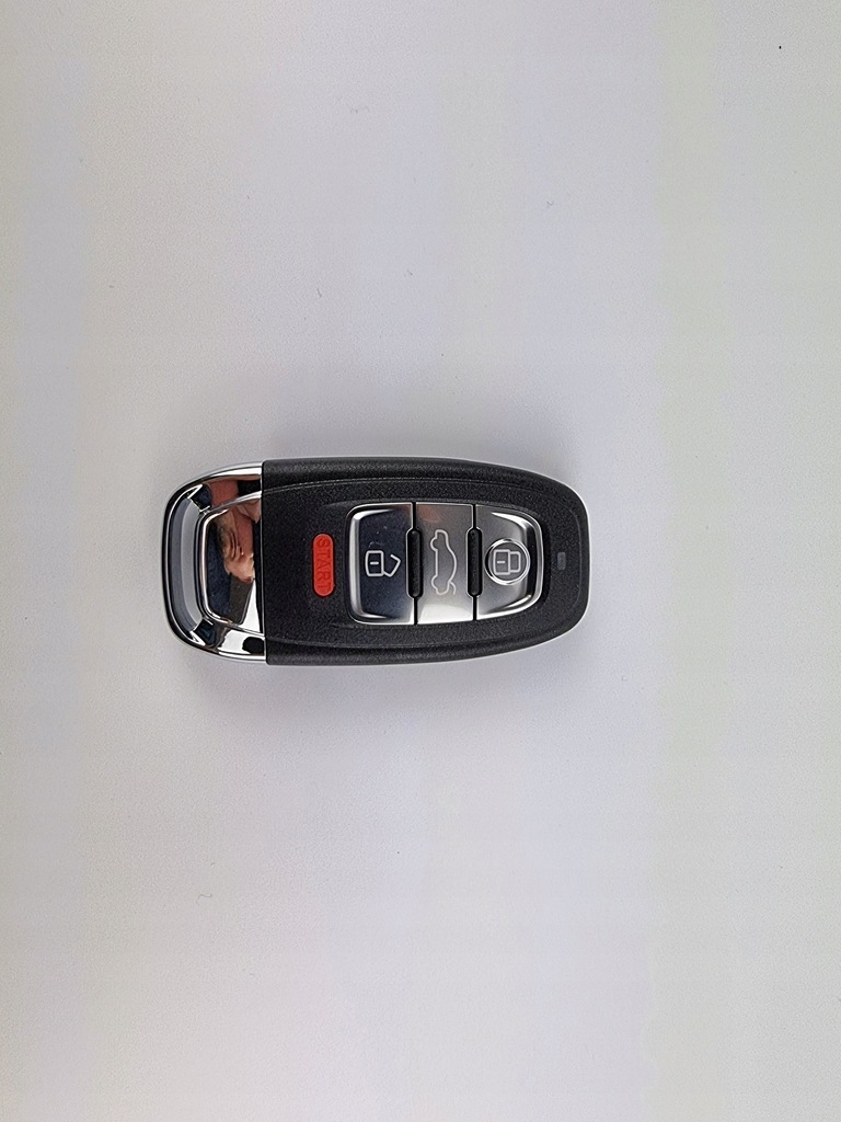 KLUCZYK ZBLIŻENIOWY Z ELEKTRONIKĄ AUDI 4-PRZYCISKI