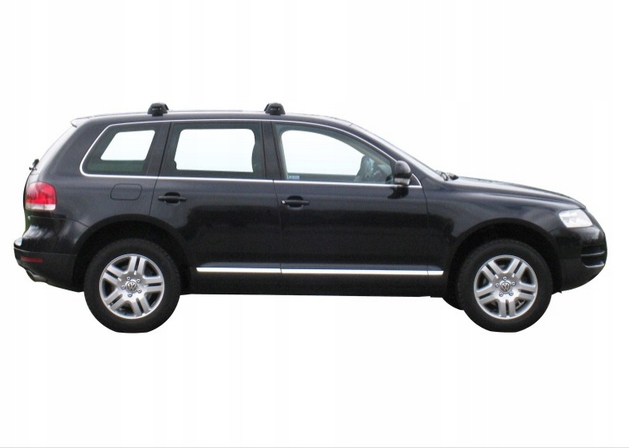 Volkswagen Touareg белый сзади