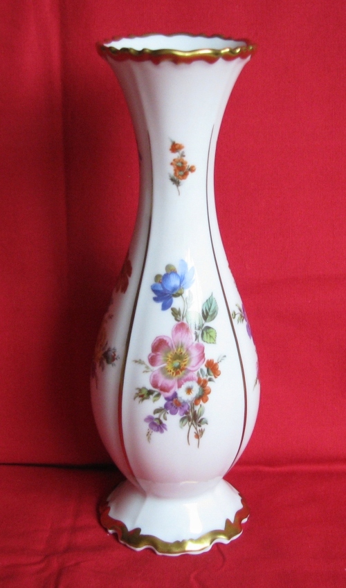 Piękny wazon porcelanowy * kwiaty , reliefy i złoto * Edelstein handmade