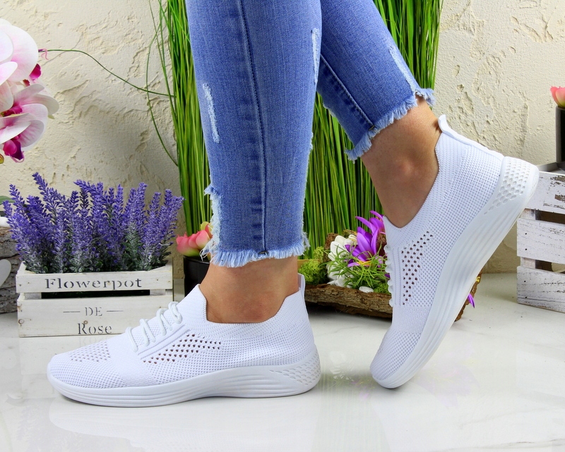 Купить Белые удобные однотонные спортивные туфли Adidas: отзывы, фото, характеристики в интерне-магазине Aredi.ru
