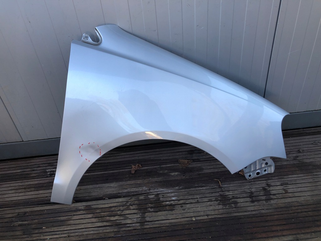 VW POLO 9N LIFT KOMPLETNY BŁOTNIK PRAWY PRZÓD LA7W