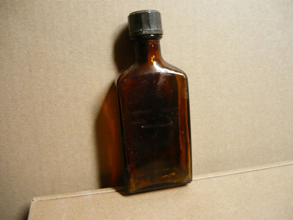 przedwojenna buteleczka po perfumach BUKOWSKI