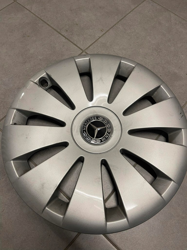 Mercedes OE 4szt. kołpaków 16" A2464010125