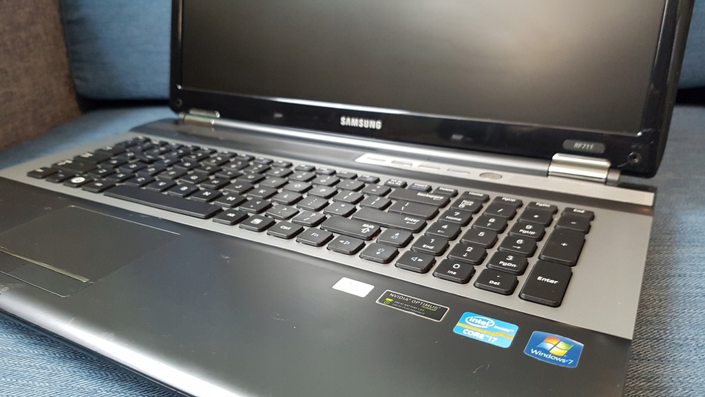Niesprawny Laptop Samsung NP-RF711-S07PL i7/8GB