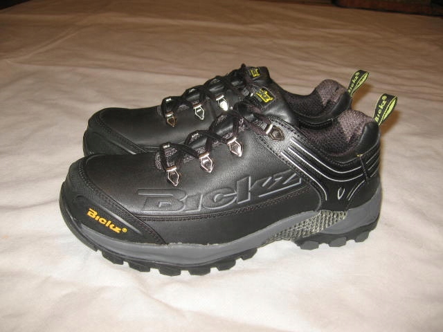 BUTY ROBOCZE BATA BICKZ S3 A/E/P/WRU/HRO/SRA roz. 42- skórzane