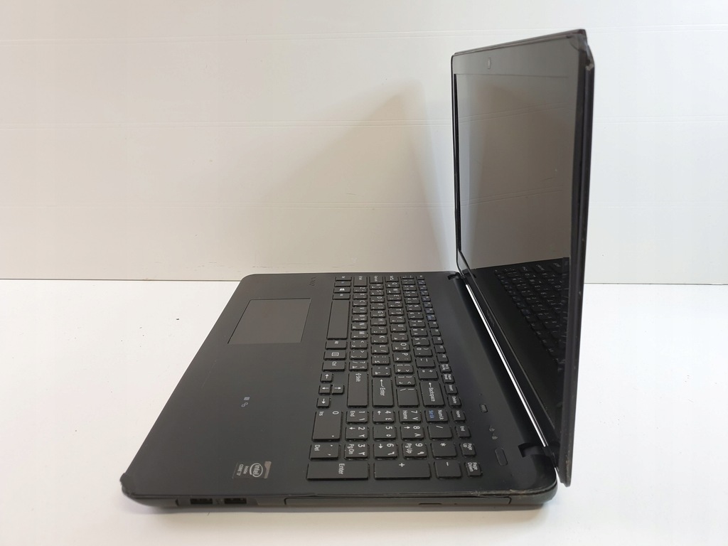 Sony VAIO SVF153A1YW i7 4th Gen (2082174) - 13987617702