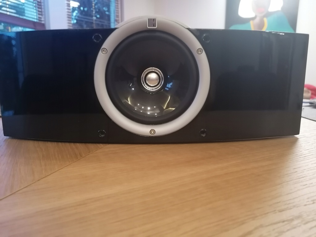 kolumna centralna KEF Q6C
