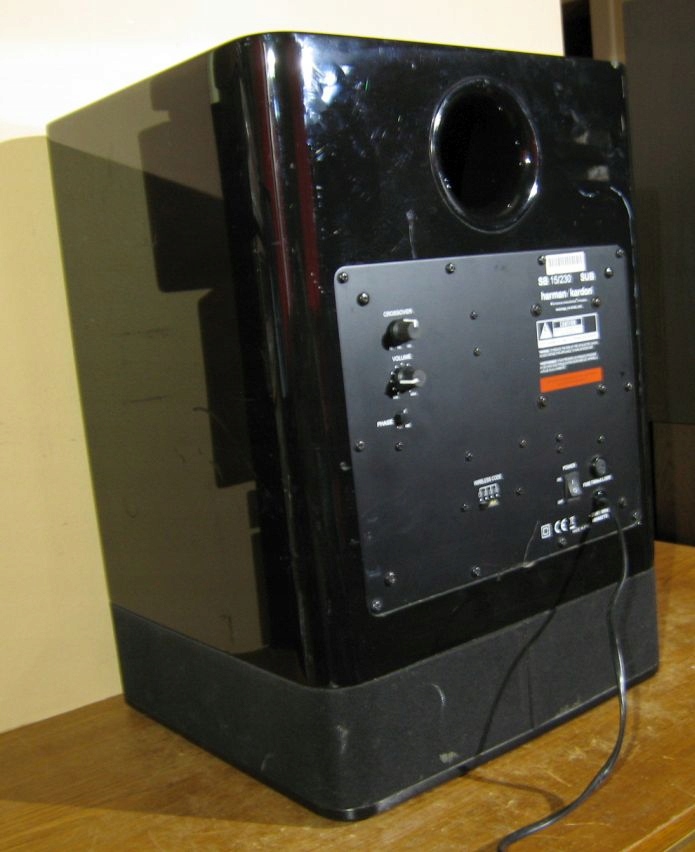 HARMAN KARDON SB15/230 SOLIDNY SUBWOOFER AKTYWNY 8044589557