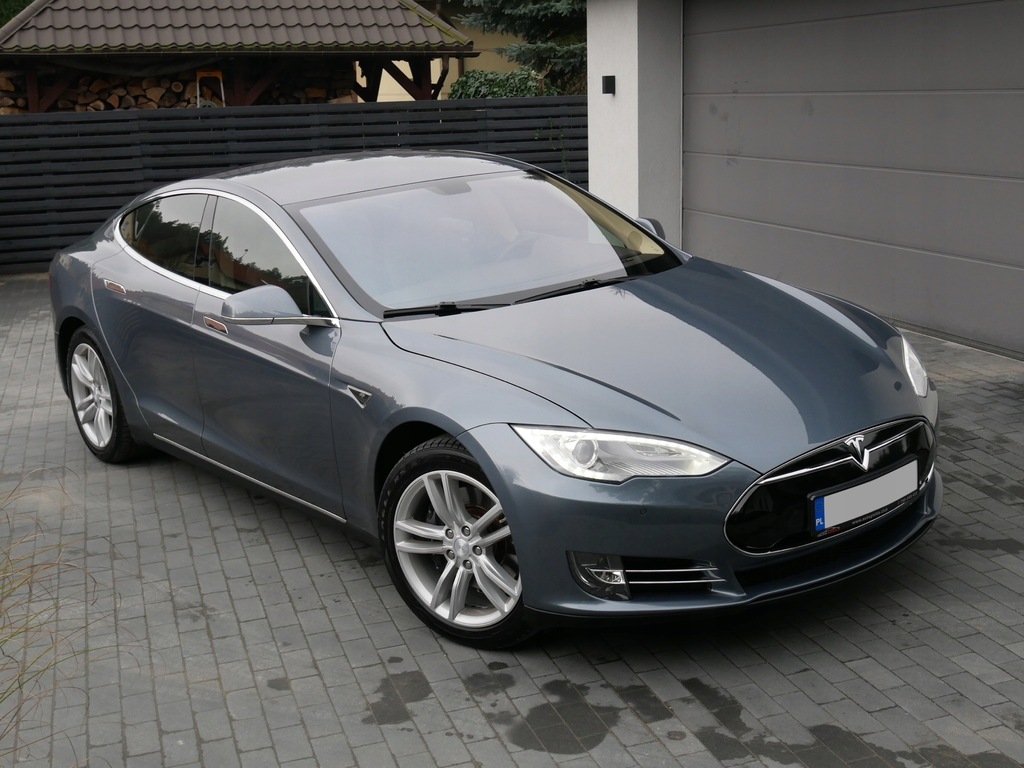 Tesla model s матовая
