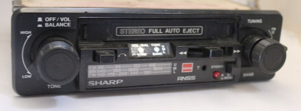 RADIO SHARP STEREO - JAPAN CARS --- ANALOG 1980ROK