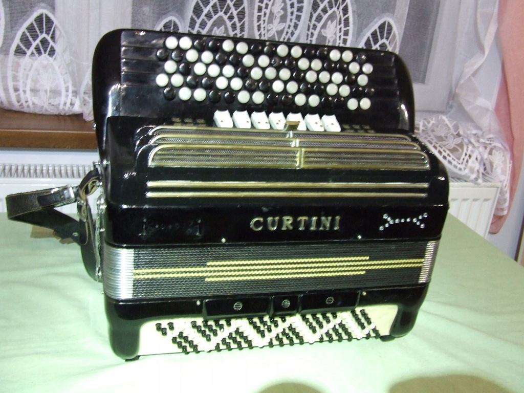 Akordeon włoski Curtini (guzikowy), 120 basów