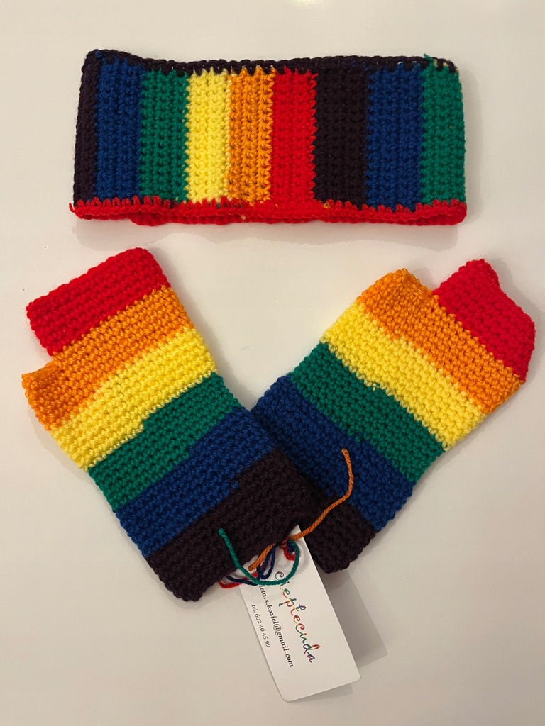 Rękawiczki ręcznie robione i komin