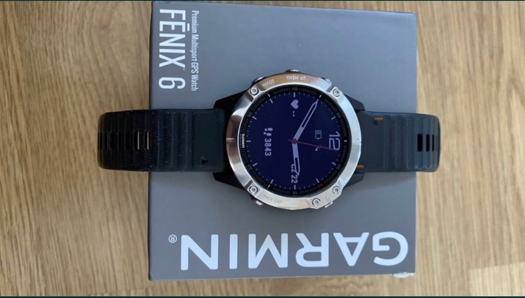 Zegarek Garmin Fenix 6 srebrny z czarnym paskiem