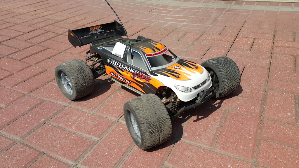 Samochód spalinowy 1:8, Hot Bodies Lightning