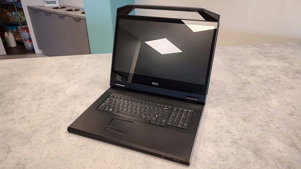 Dell FPM185 - nowa konsola serwerowa, sprawdź!