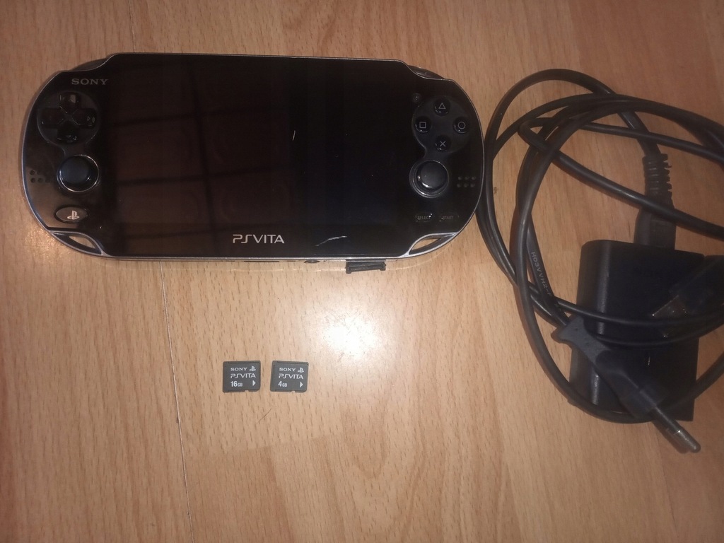 KONSOLA SONY PS VITA+ŁADOWARKA 4GB + 16GB KOMPLET