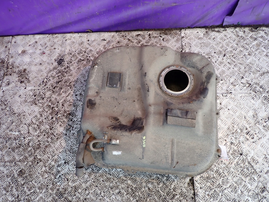 HYUNDAI I30 I 07- KOMBI 1,6 CRDI ZBIORNIK PALIWA BAK