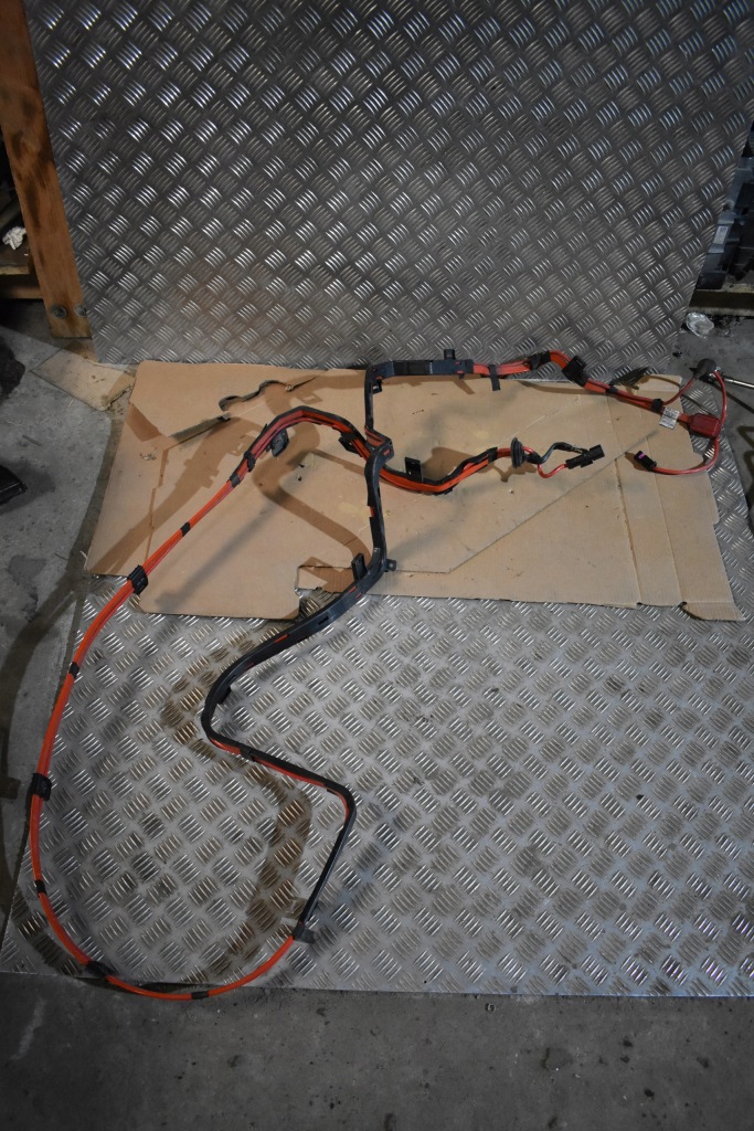 IDEALNY PRZEWÓD ZASILAJĄCY BMW F30 F82 F83 1