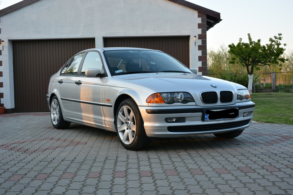 BMW E46 SEDNA COUPE WYKŁADZINA BAGAŻNIKA 54703011