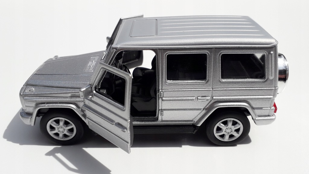 Mercedes G-Class Srebrny Metalowy Model WELLY 1:34