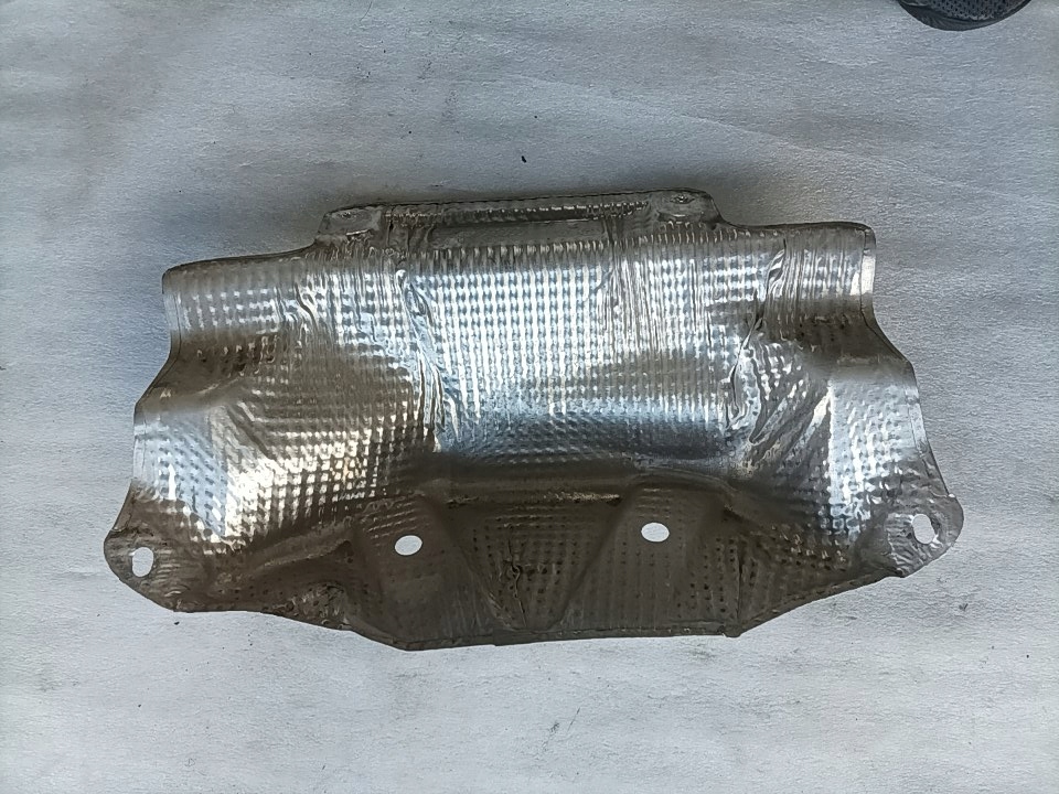 AUDI A4 B9 LIFT OSŁONA TERMICZNA 8W0804174A