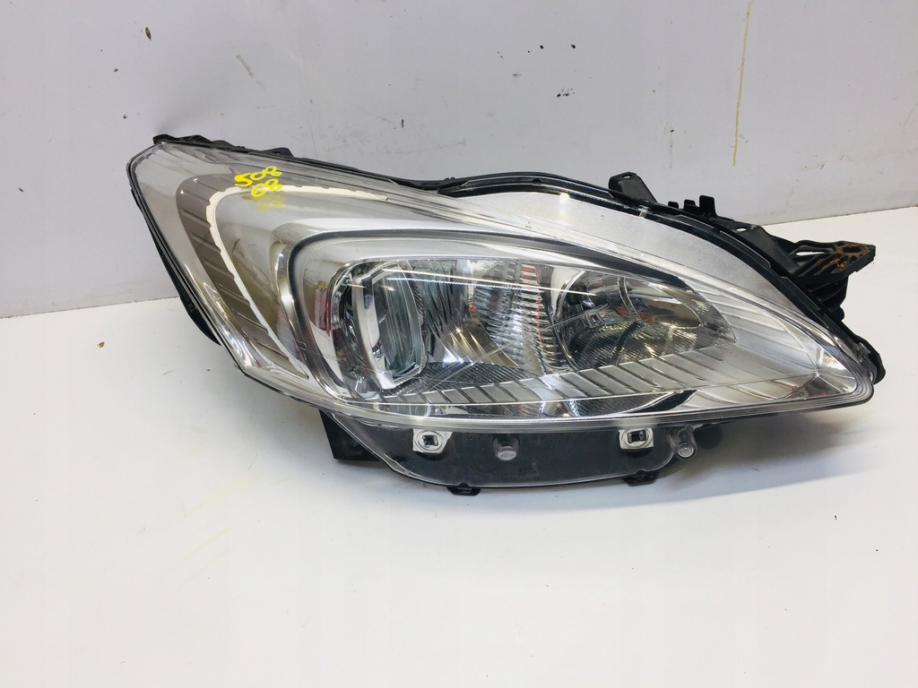 PRAWA PRZEDNIA LAMPA PEUGEOT 508 #68