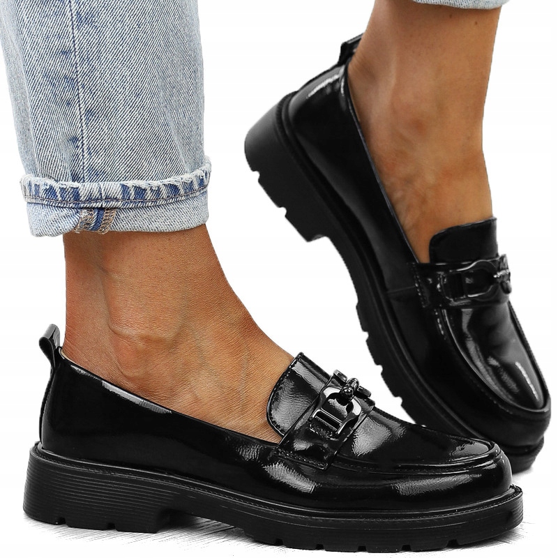 Czarne półbuty damskie lakier klamra 2726-2 r.41