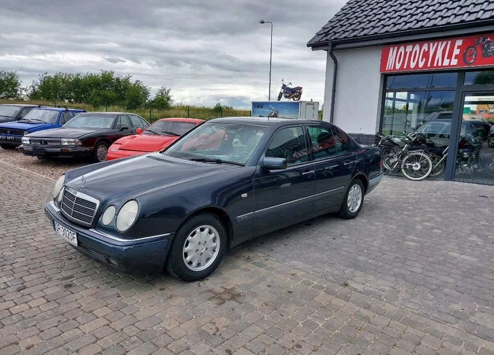 Mercedes-Benz Klasa E 200 Elegance