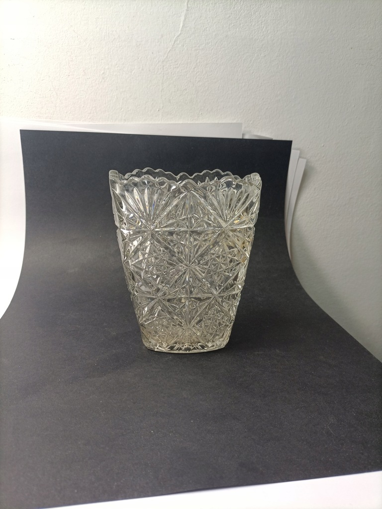Uroczy kryształowy wazon vintage T14