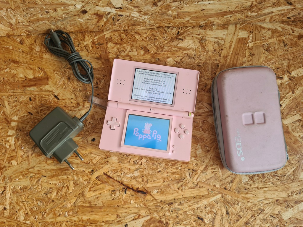 Nintendo DS Lite Pink + Swinka Pepa + Pokrowiec