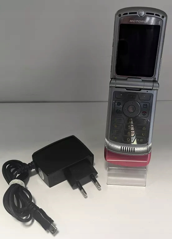 TELEFON MOTOROLA RAZR V3 + ŁAD // NIE ŁADUJE SIĘ