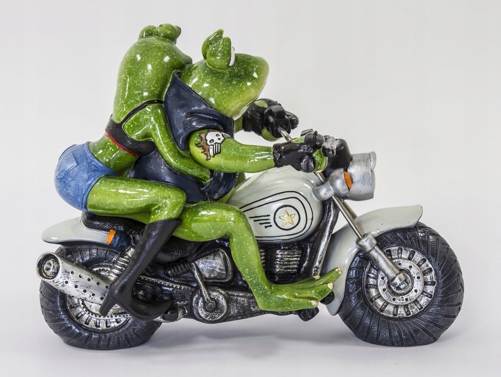 Лягушка на мотоцикле клип. Лягушки на мотоцикле фигурки. Лягушка на мотоцикле статуэтка. Лягушата фигурки на мотоцикле. Жаба на мотоцикле.