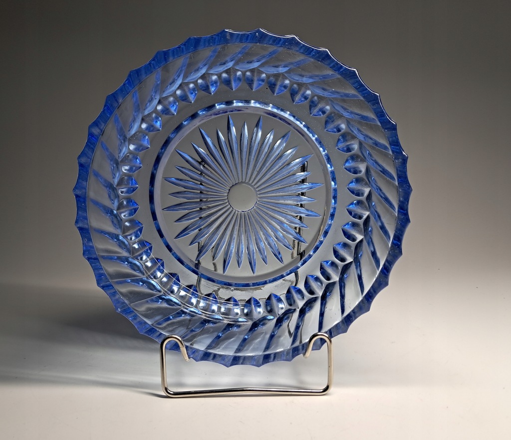 ŁADNY BŁĘKITNY PÓŁMISEK