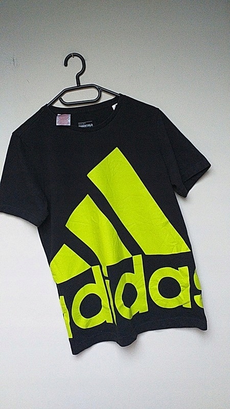 Czarno-żółty t-shirt Adidas
