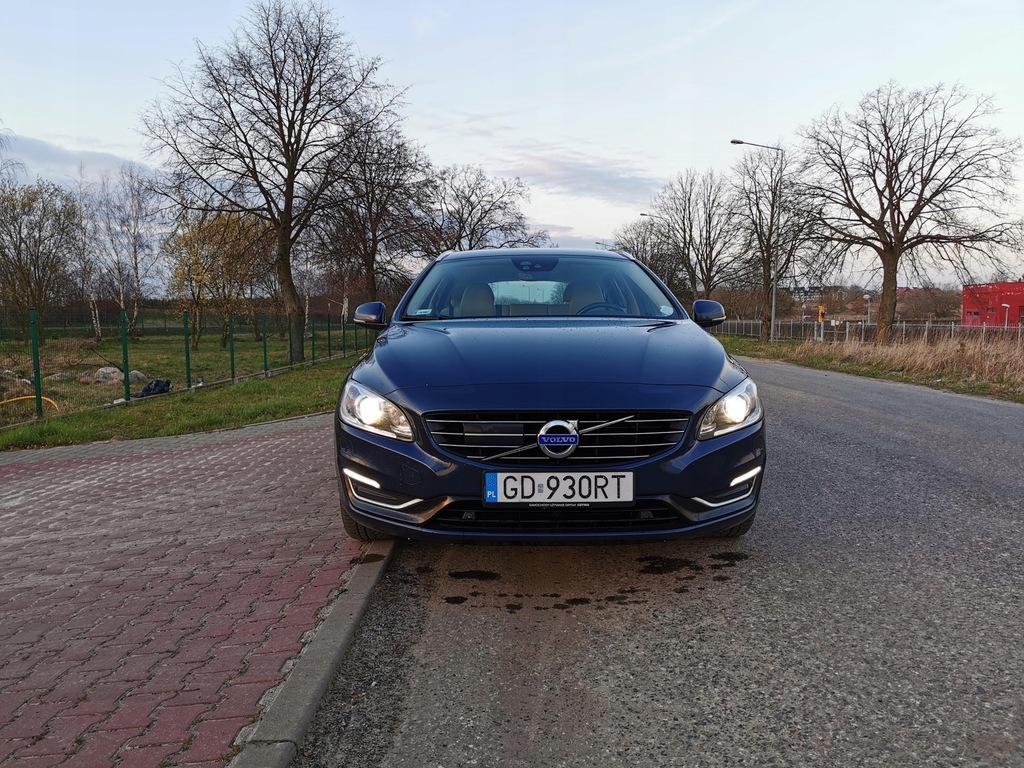 Купить VOLVO V60 (155, 157) D6 Hybrid AWD 220 л.с., подключаемый модуль: отзывы, фото, характеристики в интерне-магазине Aredi.ru