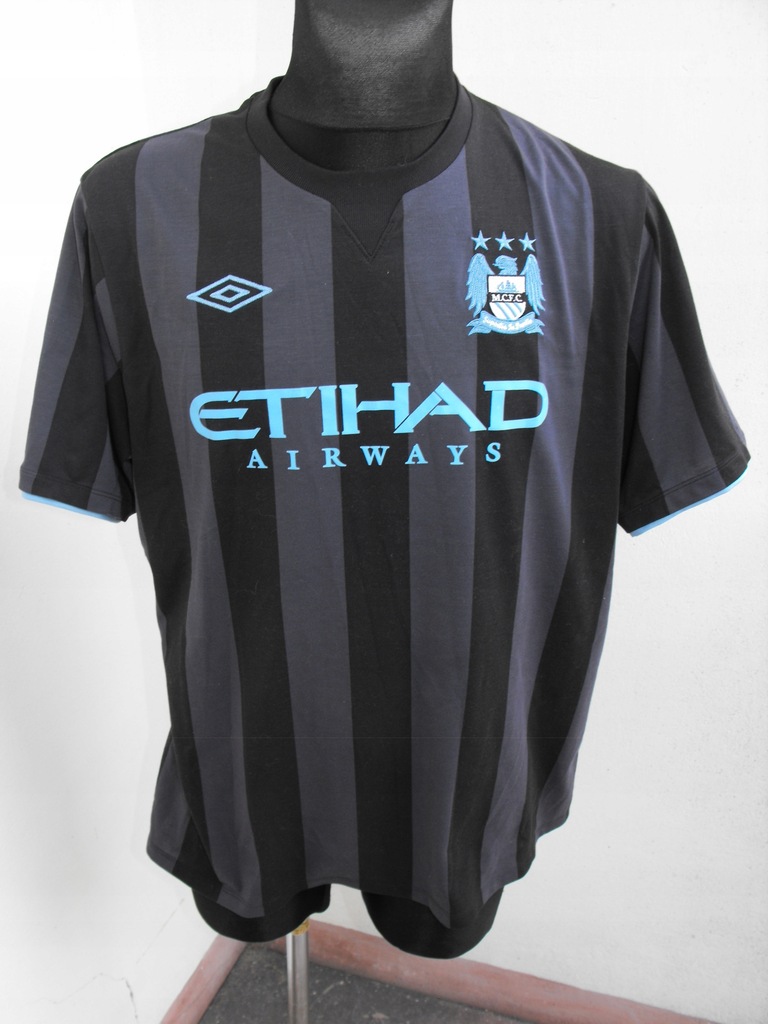 MANCHESTER CITY UMBRO MARKOWA KOSZULKA 44 OK. XL